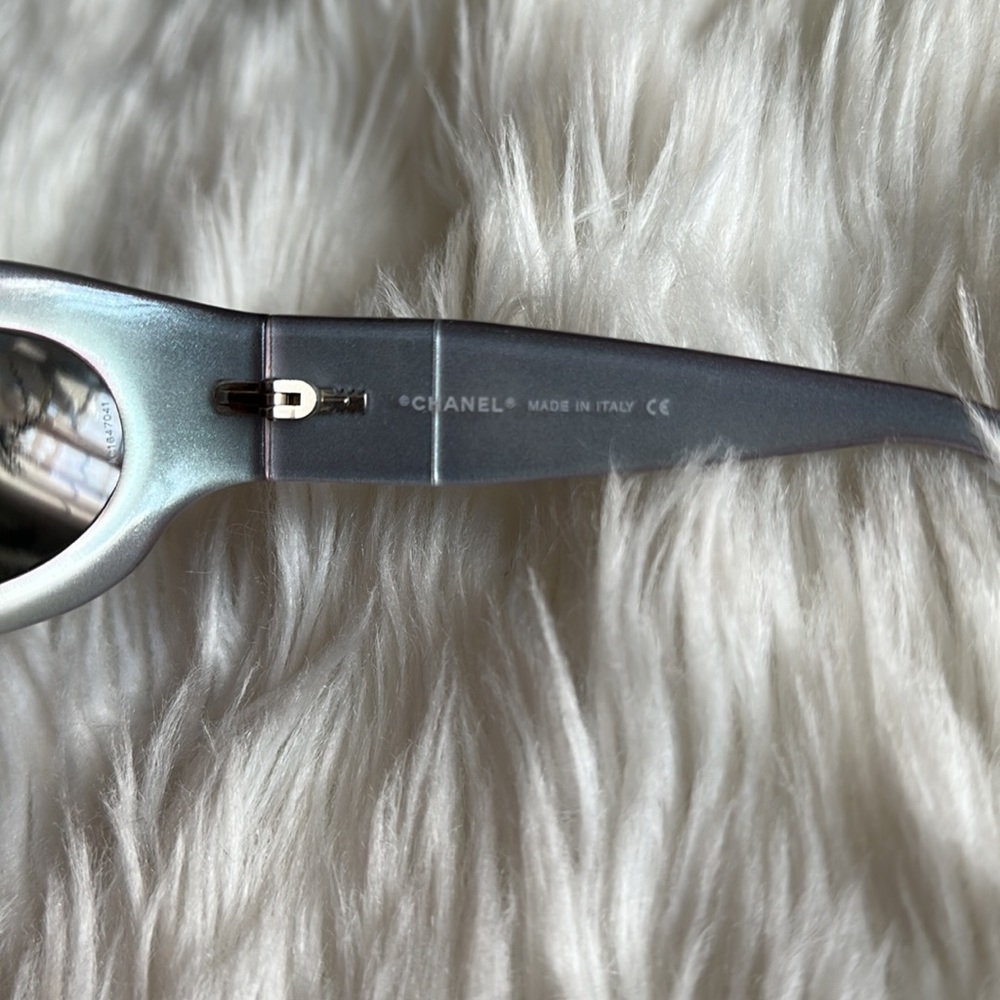 Vintage Chanel Sunglasses - Picture 5 of 7